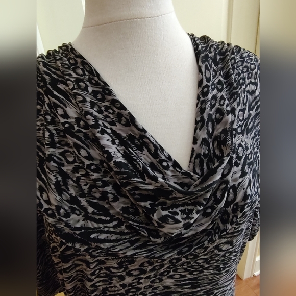 SALE ! Cowl Neck Isabella Rodriguez Black & White Blouse - Picture 3 of 14